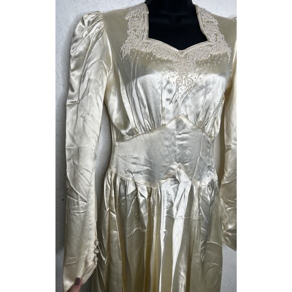 Vintage 40s Ivory Liquid Satin Wedding Dress Train Beaded Bodice Size Small - Picture 3 of 16